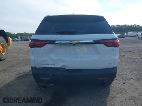 ✅ 2022 Chevrolet Traverse LT • VIN: 1GNEVHKW5NJ162836 • Lot: 43004045. Wystawiony na IAAI z przebiegiem 45 457 mil. Bezpłatny archiwum sprzedaży aukcyjnych z USA i szczegółowy raport historii pojazdu na DreamBid. Zdjęcie 16.