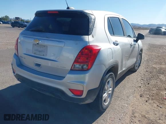 ✅ 2020 Chevrolet Trax LS • VIN: KL7CJNSB8LB312742 • Lot: 43197753. Listed on IAAI with 51,759 mi. Free auction sales archive from the USA and detailed vehicle history report at DreamBid. Image 4.