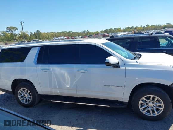 ✅ 2022 Chevrolet Suburban LT • VIN: 1GNSKCKDXNR247122 • Lot: 41837555. Listed on IAAI with 77,954 mi. Free auction sales archive from the USA and detailed vehicle history report at DreamBid. Image 13.