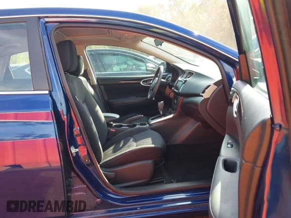 ✅ 2019 Nissan Sentra S • VIN: 3N1AB7AP8KY205693 • Lot: 43341344. Wystawiony na IAAI z przebiegiem 35 334 mil. Bezpłatny archiwum sprzedaży aukcyjnych z USA i szczegółowy raport historii pojazdu na DreamBid. Zdjęcie 5.