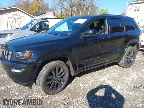 ✅ 2020 Jeep Grand Cherokee Laredo E • VIN: 1C4RJFAGXLC417180 • Lot: 43593758. Wystawiony na IAAI z przebiegiem 43 826 mil. Bezpłatny archiwum sprzedaży aukcyjnych z USA i szczegółowy raport historii pojazdu na DreamBid. Zdjęcie 2.