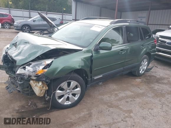 ✅ 2012 Subaru Outback Limited • VIN: 4S4BRCKC4C3297988 • Лот: 43598642. Опубликован ранее на IAAI с пробегом 177 299 миль. Бесплатный доступ к архиву аукционных продаж из США и подробный отчёт об истории автомобиля на DreamBid. Изображение 18.