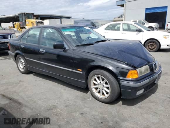1998 BMW 3 Series z VIN WBACD3321WAV24693, wystawiony jako Copart lot #66515794 z przebiegiem 228 492 mil mil oraz Szkoda całkowita • Salvage title. Historia ofert i sprzedaży dostępna na DreamBid. Obrazek 4.