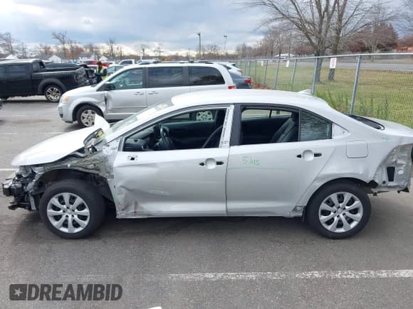 ✅ 2024 Toyota Corolla LE • VIN: 5YFB4MDE8RP114583 • Лот: 43621895. Опубликован ранее на IAAI с пробегом 8 922 миль. Бесплатный доступ к архиву аукционных продаж из США и подробный отчёт об истории автомобиля на DreamBid. Изображение 14.