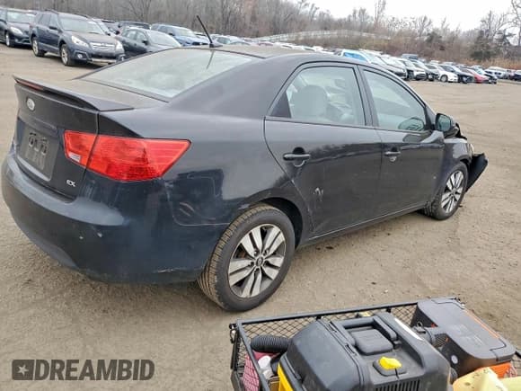 ✅ 2013 Kia Forte EX • VIN: KNAFU4A2XD5721003 • Лот: 93836505. Опубликован ранее на Copart с пробегом Не указан. Бесплатный доступ к архиву аукционных продаж из США и подробный отчёт об истории автомобиля на DreamBid. Изображение 3.