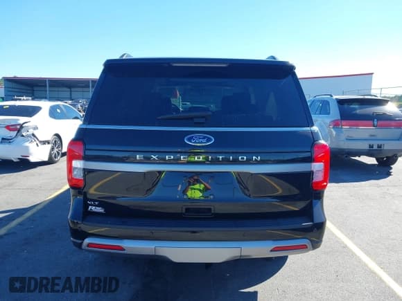 ✅ 2024 Ford Expedition XLT • VIN: 1FMJU1H89REA33390 • Lot: 43509285. Listed on IAAI with 21,737 mi. Free auction sales archive from the USA and detailed vehicle history report at DreamBid. Image 16.