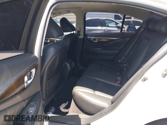 ✅ 2019 Infiniti Q50 Luxe • VIN: JN1EV7AP1KM517673 • Lot: 42555738. Listed on IAAI with 59,135 mi. Free auction sales archive from the USA and detailed vehicle history report at DreamBid. Image 8.