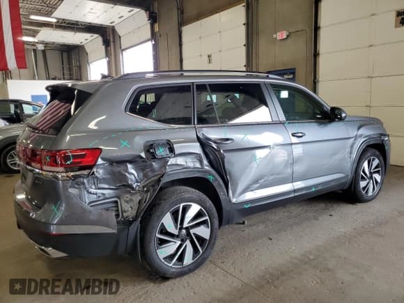 ✅ 2024 Volkswagen Atlas SE • VIN: 1V2KR2CA5RC502446 • Lot: 69026025. Listed on Copart with 34,946 mi. Free auction sales archive from the USA and detailed vehicle history report at DreamBid. Image 3.