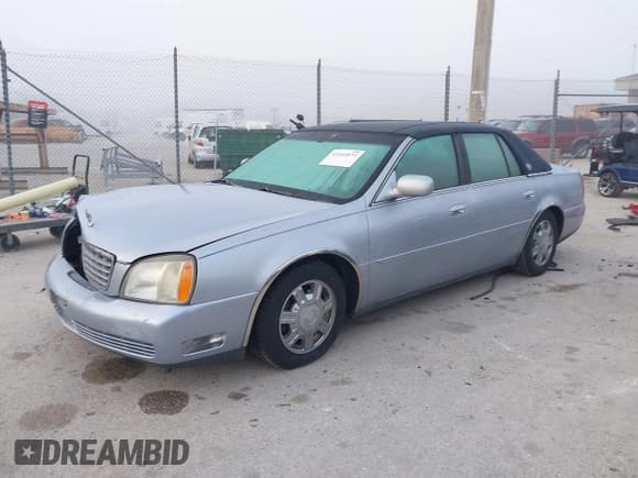 ✅ 2005 Cadillac DeVille • VIN: 1G6KD54Y05U258161 • Lot: 43205077. Wystawiony na IAAI z przebiegiem 137 759 mil. Bezpłatny archiwum sprzedaży aukcyjnych z USA i szczegółowy raport historii pojazdu na DreamBid. Zdjęcie 17.