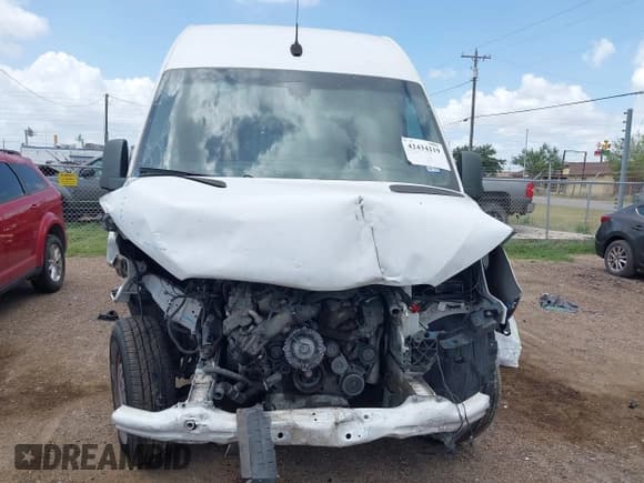 ✅ 2019 Mercedes-Benz Sprinter Cargo • VIN: WD4PF0CD7KP088394 • Lot: 42434219. Wystawiony na IAAI z przebiegiem 216 176 mil. Bezpłatny archiwum sprzedaży aukcyjnych z USA i szczegółowy raport historii pojazdu na DreamBid. Zdjęcie 6.