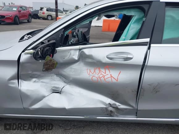 ✅ 2020 Mercedes-Benz C 300 • VIN: W1KWF8DB4LR596867 • Лот: 43294079. Опубликован ранее на IAAI с пробегом Не указан. Бесплатный доступ к архиву аукционных продаж из США и подробный отчёт об истории автомобиля на DreamBid. Изображение 6.