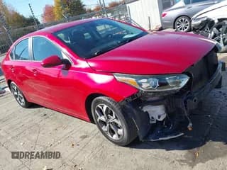 ✅ 2021 Kia Forte LXS • VIN: 3KPF24AD1ME281266 • Lot: 43626045. Wystawiony na IAAI z przebiegiem 131 768 mil. Bezpłatny archiwum sprzedaży aukcyjnych z USA i szczegółowy raport historii pojazdu na DreamBid. Zdjęcie 1.