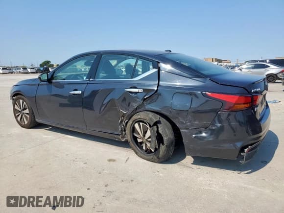 ✅ 2019 Nissan Altima SV • VIN: 1N4BL4DV7KC110838 • Lot: 68219185. Listed on Copart with 214,741 mi. Free auction sales archive from the USA and detailed vehicle history report at DreamBid. Image 2.