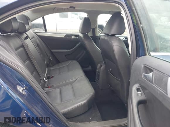 ✅ 2013 Volkswagen Jetta SE • VIN: 3VWDP7AJ0DM223801 • Lot: 42132060. Wystawiony na IAAI z przebiegiem 129 652 mil. Bezpłatny archiwum sprzedaży aukcyjnych z USA i szczegółowy raport historii pojazdu na DreamBid. Zdjęcie 8.