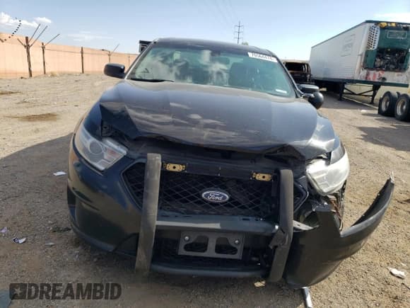 ✅ 2016 Ford Police Interceptor • VIN: 1FAHP2L80GG147664 • Lot: 70564474. Wystawiony na Copart z przebiegiem 155 135 mil. Bezpłatny archiwum sprzedaży aukcyjnych z USA i szczegółowy raport historii pojazdu na DreamBid. Zdjęcie 5.