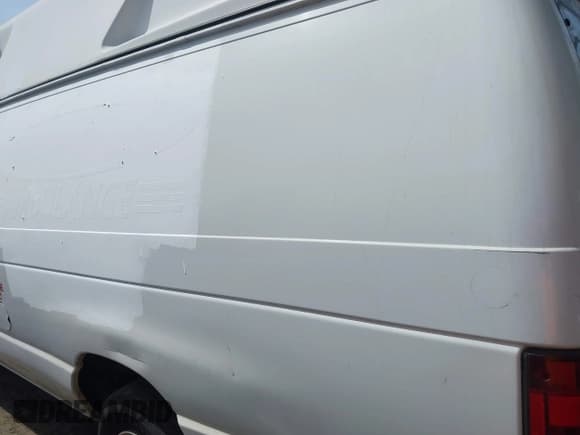 ✅ 2014 Ford Econoline Cargo Commercial • VIN: 1FDSS3ELXEDA77560 • Lot: 42091336. Wystawiony na IAAI z przebiegiem 212 974 mil. Bezpłatny archiwum sprzedaży aukcyjnych z USA i szczegółowy raport historii pojazdu na DreamBid. Zdjęcie 13.