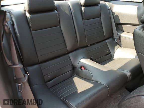 ✅ 2011 Ford Mustang V6 • VIN: 1ZVBP8AM7B5142708 • Lot: 80158205. Listed on Copart with 103,805 mi. Free auction sales archive from the USA and detailed vehicle history report at DreamBid. Image 10.