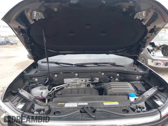 ✅ 2025 Volkswagen Atlas SE • VIN: 1V2HE2CA1SC228030 • Lot: 43715964. Listed on IAAI with 11,326 mi. Free auction sales archive from the USA and detailed vehicle history report at DreamBid. Image 10.