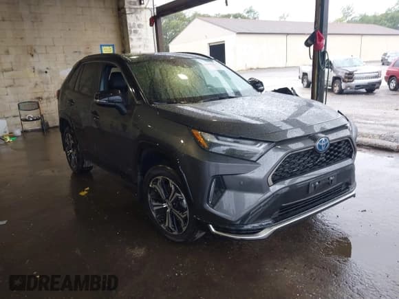 ✅ 2024 Toyota RAV4 XSE • VIN: JTMFB3FV8RD216693 • Лот: 43394431. Опубликован ранее на IAAI с пробегом 7 718 миль. Бесплатный доступ к архиву аукционных продаж из США и подробный отчёт об истории автомобиля на DreamBid. Изображение 1.