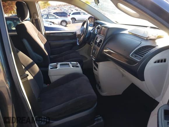 ✅ 2011 Chrysler Town & Country Touring • VIN: 2A4RR5DG0BR631139 • Лот: 43615835. Опубликован ранее на IAAI с пробегом 109 134 миль. Бесплатный доступ к архиву аукционных продаж из США и подробный отчёт об истории автомобиля на DreamBid. Изображение 5.