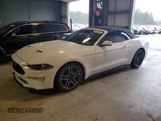 ✅ 2021 Ford Mustang EcoBoost • VIN: 1FATP8UH4M5105176 • Lot: 86453395. Wystawiony na Copart z przebiegiem 71 382 mil. Bezpłatny archiwum sprzedaży aukcyjnych z USA i szczegółowy raport historii pojazdu na DreamBid. Zdjęcie 1.