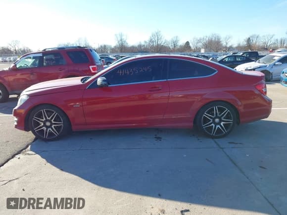 ✅ 2014 Mercedes-Benz C 250 • VIN: WDDGJ4HB5EG278034 • Lot: 41435245. Wystawiony na IAAI z przebiegiem 169 517 mil. Bezpłatny archiwum sprzedaży aukcyjnych z USA i szczegółowy raport historii pojazdu na DreamBid. Zdjęcie 14.