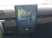 ✅ 2022 Ford Mustang Mach-E Premium • VIN: 3FMTK3R73NMA26889 • Lot: 41916352. Wystawiony na IAAI z przebiegiem 36 441 mil. Bezpłatny archiwum sprzedaży aukcyjnych z USA i szczegółowy raport historii pojazdu na DreamBid. Zdjęcie 19.