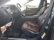 ✅ 2018 Volvo XC60 Momentum • VIN: YV4102RK9J1018266 • Lot: 80451614. Wystawiony na Copart z przebiegiem 126 082 mil. Bezpłatny archiwum sprzedaży aukcyjnych z USA i szczegółowy raport historii pojazdu na DreamBid. Zdjęcie 7.