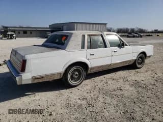 ✅ 1988 Lincoln Town Car • VIN: 1LNBM82F5JY836379 • Lot: 48425015. Listed on Copart with 70,329 mi. Free auction sales archive from the USA and detailed vehicle history report at DreamBid. Image 3.