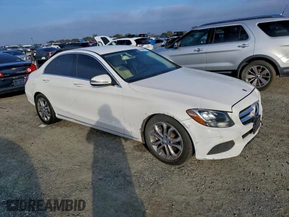 ✅ 2017 Mercedes-Benz C 300 • VIN: 55SWF4JB9HU202122 • Lot: 95088255. Wystawiony na Copart z przebiegiem 177 521 mil. Bezpłatny archiwum sprzedaży aukcyjnych z USA i szczegółowy raport historii pojazdu na DreamBid. Zdjęcie 4.