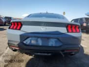 ✅ 2024 Ford Mustang EcoBoost • VIN: 1FA6P8TH2R5139915 • Lot: 89929785. Wystawiony na Copart z przebiegiem 7 282 mil. Bezpłatny archiwum sprzedaży aukcyjnych z USA i szczegółowy raport historii pojazdu na DreamBid. Zdjęcie 6.
