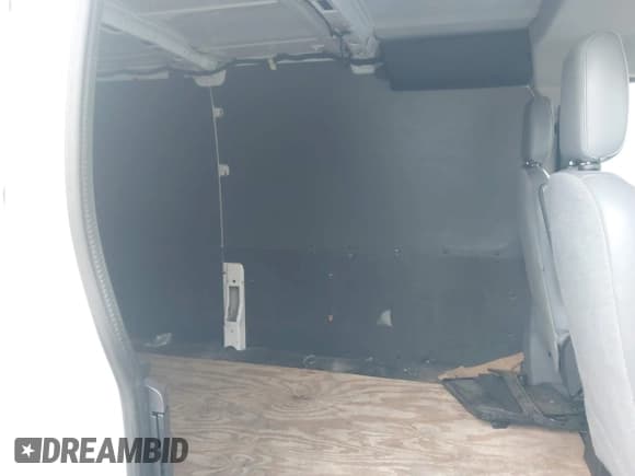 ✅ 2015 Ford Transit • VIN: 1FTSW2ZG4FKA24057 • Лот: 42265913. Опубликован ранее на IAAI с пробегом 92 530 миль. Бесплатный доступ к архиву аукционных продаж из США и подробный отчёт об истории автомобиля на DreamBid. Изображение 8.