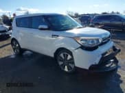 ✅ 2015 Kia Soul + • VIN: KNDJX3A50F7196856 • Lot: 43516751. Wystawiony na IAAI z przebiegiem 68 357 mil. Bezpłatny archiwum sprzedaży aukcyjnych z USA i szczegółowy raport historii pojazdu na DreamBid. Zdjęcie 1.