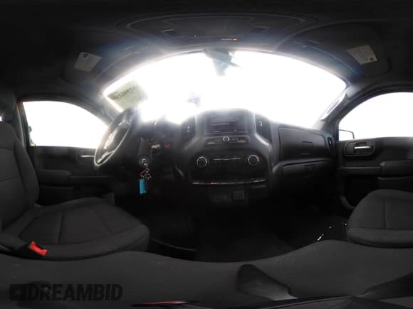 ✅ 2020 Chevrolet Silverado 1500 Custom • VIN: 1GCRWBEKXLZ375096 • Lot: 41299675. Wystawiony na IAAI z przebiegiem 32 046 mil. Bezpłatny archiwum sprzedaży aukcyjnych z USA i szczegółowy raport historii pojazdu na DreamBid. Zdjęcie 18.