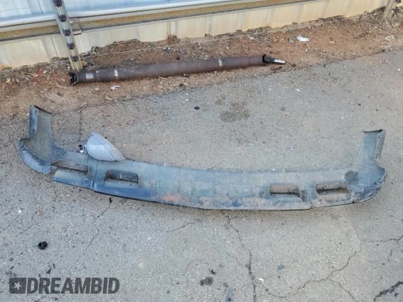 ✅ 2003 Chevrolet Silverado 1500 • VIN: 1GCEC14V63Z135024 • Лот: 73951784. Опубликован ранее на Copart с пробегом 175 425 миль. Бесплатный доступ к архиву аукционных продаж из США и подробный отчёт об истории автомобиля на DreamBid. Изображение 12.