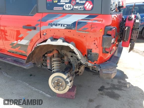 ✅ 2023 Ford Bronco Raptor • VIN: 1FMEE5JR9PLB90113 • Lot: 42498774. Listed on IAAI with 13,922 mi. Free auction sales archive from the USA and detailed vehicle history report at DreamBid. Image 18.