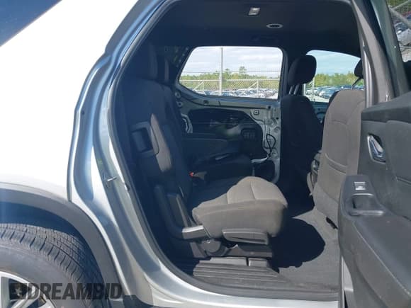 ✅ 2022 Chevrolet Traverse LT Cloth • VIN: 1GNEVGKW2NJ124507 • Lot: 43565965. Listed on IAAI with 137,893 mi. Free auction sales archive from the USA and detailed vehicle history report at DreamBid. Image 8.