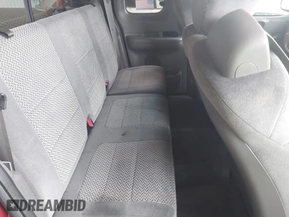 ✅ 2001 Ford F-150 XL • VIN: 1FTRX18W41NB48772 • Lot: 42195453. Wystawiony na IAAI z przebiegiem 133 650 mil. Bezpłatny archiwum sprzedaży aukcyjnych z USA i szczegółowy raport historii pojazdu na DreamBid. Zdjęcie 8.