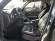 ✅ 2015 Mercedes-Benz GLK 350 • VIN: WDCGG8JBXFG347631 • Lot: 91214355. Wystawiony na Copart z przebiegiem 157 031 mil. Bezpłatny archiwum sprzedaży aukcyjnych z USA i szczegółowy raport historii pojazdu na DreamBid. Zdjęcie 7.