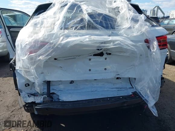 ✅ 2022 Volkswagen Atlas SE • VIN: 1V2JE2CAXNC211975 • Lot: 41668404. Wystawiony na IAAI z przebiegiem 17 983 mil. Bezpłatny archiwum sprzedaży aukcyjnych z USA i szczegółowy raport historii pojazdu na DreamBid. Zdjęcie 6.