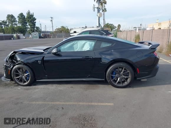 ✅ 2024 Ford Mustang Dark Horse • VIN: 1FA6P8R06R5503819 • Lot: 41252143. Listed on IAAI with 3,603 mi. Free auction sales archive from the USA and detailed vehicle history report at DreamBid. Image 14.