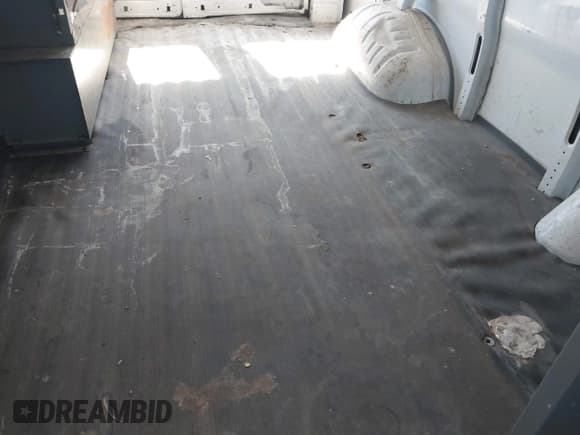 ✅ 2007 Chevrolet Express Cargo • VIN: 1GCFH15T471202856 • Lot: 43366696. Listed on IAAI with 126,426 mi. Free auction sales archive from the USA and detailed vehicle history report at DreamBid. Image 8.