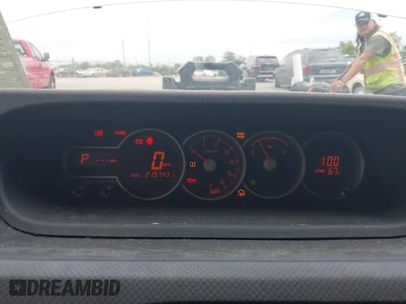 ✅ 2013 Scion xB • VIN: JTLZE4FEXDJ048550 • Lot: 43115263. Wystawiony na IAAI z przebiegiem 215 743 mil. Bezpłatny archiwum sprzedaży aukcyjnych z USA i szczegółowy raport historii pojazdu na DreamBid. Zdjęcie 7.