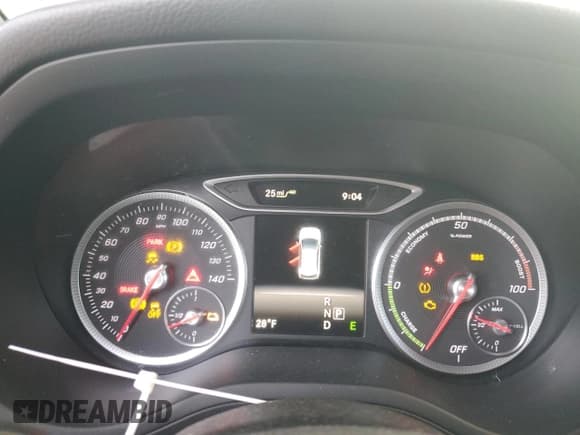 ✅ 2017 Mercedes-Benz B B 250e • VIN: WDDVP9AB7HJ012860 • Lot: 84244334. Wystawiony na Copart z przebiegiem 25 mil. Bezpłatny archiwum sprzedaży aukcyjnych z USA i szczegółowy raport historii pojazdu na DreamBid. Zdjęcie 9.