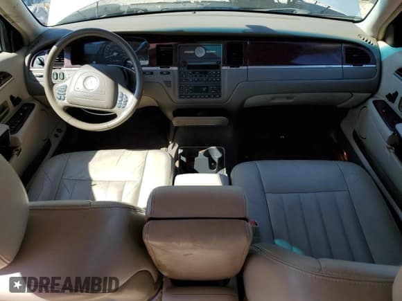 ✅ 2004 Lincoln Town Car Signature • VIN: 1LNHM81W54Y632830 • Лот: 87226195. Опубликован ранее на Copart с пробегом 145 095 миль. Бесплатный доступ к архиву аукционных продаж из США и подробный отчёт об истории автомобиля на DreamBid. Изображение 8.