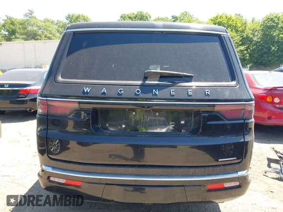 ✅ 2024 Jeep Wagoneer Series II • VIN: 1C4SJRBP1RS177002 • Lot: 42575347. Listed on IAAI with 27,614 mi. Free auction sales archive from the USA and detailed vehicle history report at DreamBid. Image 16.