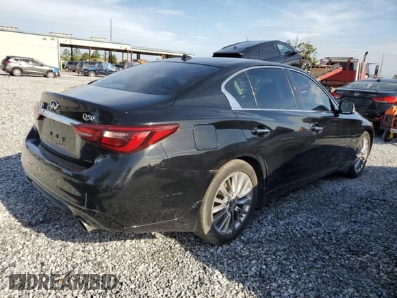 ✅ 2018 Infiniti Q50 Luxe • VIN: JN1EV7AP4JM350109 • Лот: 61530995. Опубликован ранее на Copart с пробегом 111 354 миль. Бесплатный доступ к архиву аукционных продаж из США и подробный отчёт об истории автомобиля на DreamBid. Изображение 3.