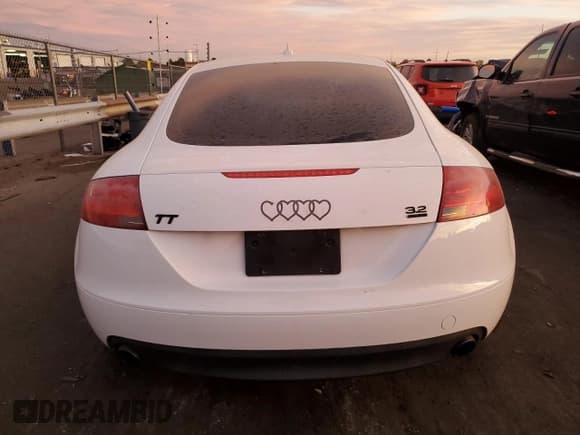 ✅ 2008 Audi TT 3.2L • VIN: TRUDD38J681011763 • Lot: 75546554. Wystawiony na Copart z przebiegiem 167 364 mil. Bezpłatny archiwum sprzedaży aukcyjnych z USA i szczegółowy raport historii pojazdu na DreamBid. Zdjęcie 6.