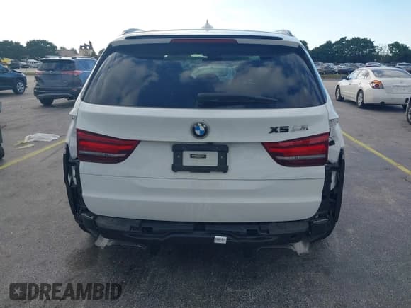 ✅ 2018 BMW X5 M • VIN: 5YMKT6C53J0Y83899 • Lot: 43655867. Wystawiony na IAAI z przebiegiem 37 734 mil. Bezpłatny archiwum sprzedaży aukcyjnych z USA i szczegółowy raport historii pojazdu na DreamBid. Zdjęcie 17.