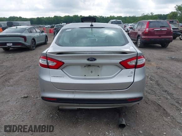 ✅ 2016 Ford Fusion SE • VIN: 3FA6P0H75GR242726 • Лот: 42323268. Опубликован ранее на IAAI с пробегом 147 180 миль. Бесплатный доступ к архиву аукционных продаж из США и подробный отчёт об истории автомобиля на DreamBid. Изображение 16.